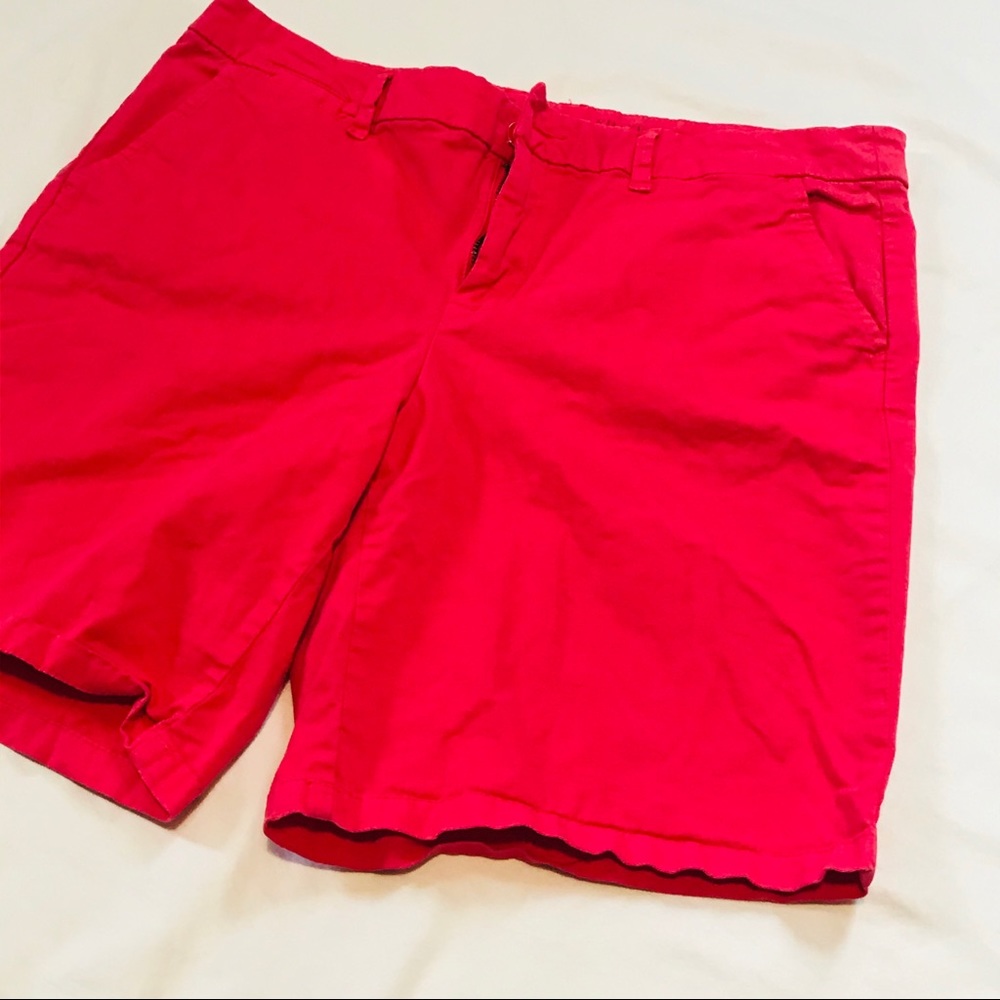 GAP Bermuda Shorts - Picture 1 of 4